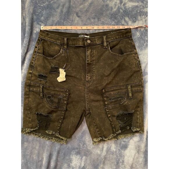 Fashion Nova Pants - *3/$15 Fashion Nova women’s  Distressed Cargo Denim Shorts Black Size 20